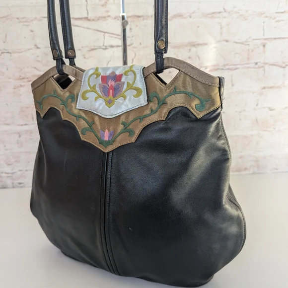 Papillon Vintage Elegant Black Leather Tote Bag - Picture 5 of 12